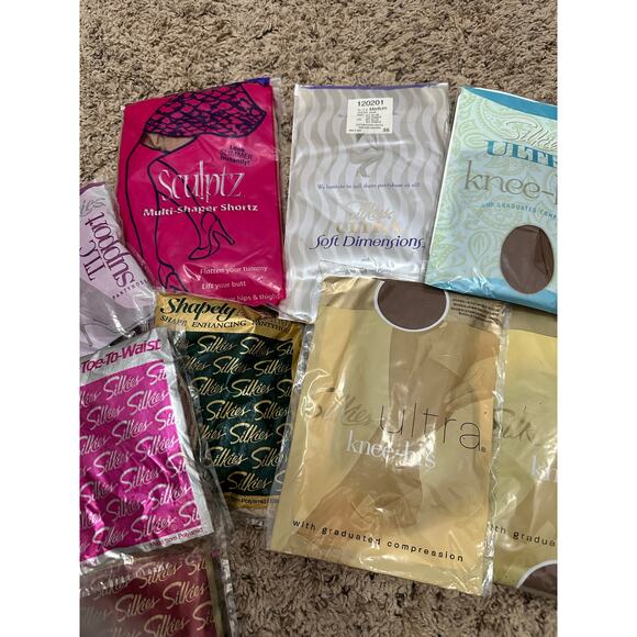 Silkies Made in USA Vintage Hosiery Lot New in Packaging Mixed Size Lot New - Picture 4 of 5